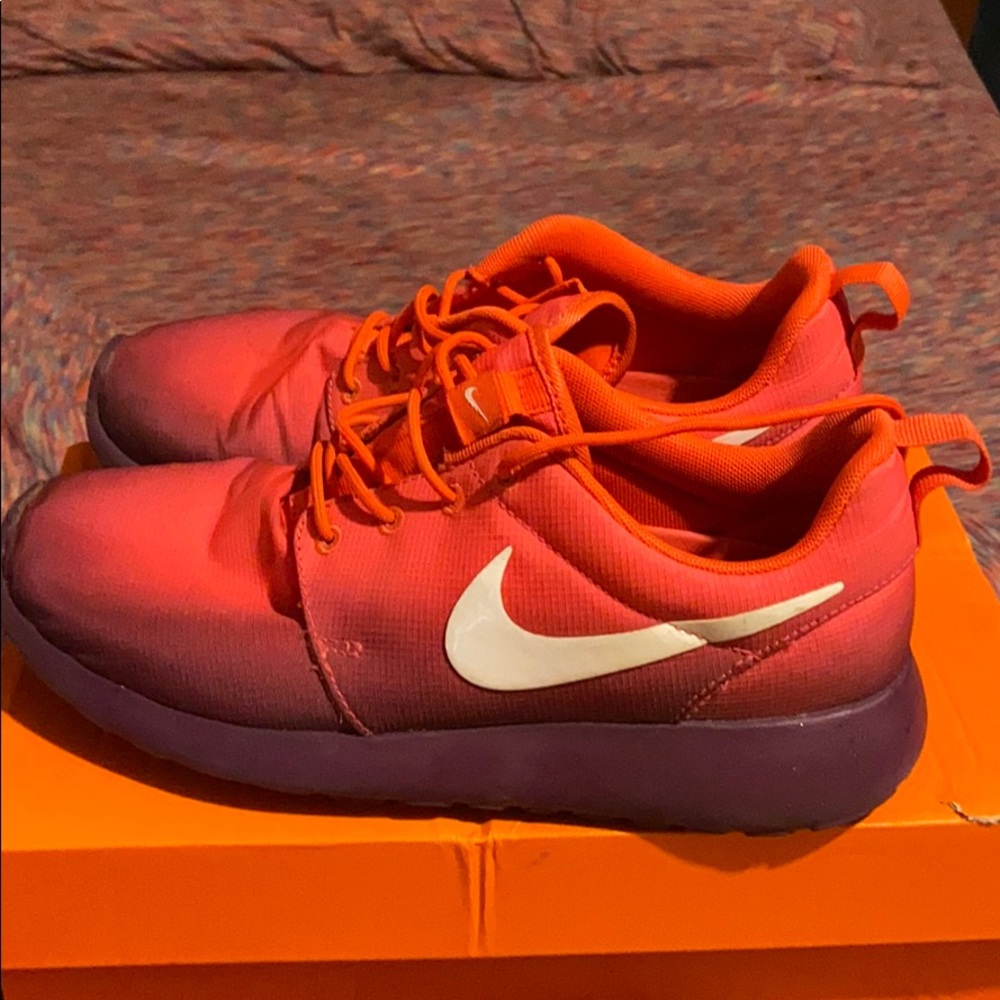 NIKE ROSHE